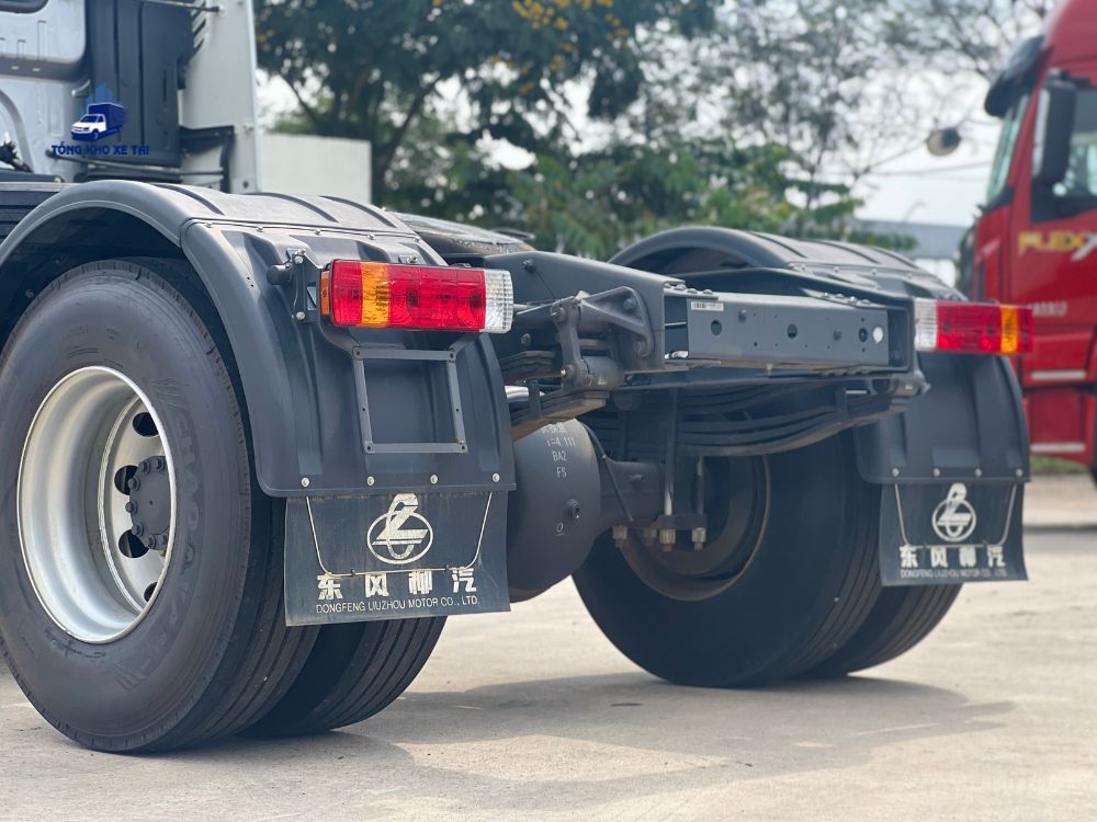 Đầu kéo 1 cầu Chenglong H5V 310Hp