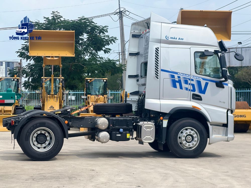 Đầu kéo 1 cầu Chenglong H5V 310Hp