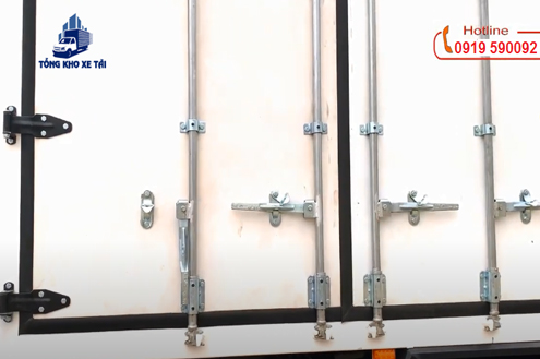 cánh cửa thùng xe tải 2 chân chenglong m3 thùng kín