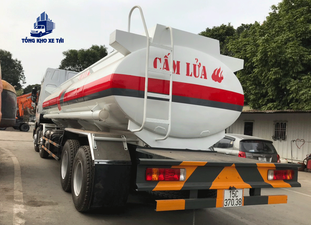 xe bồn chở xăng dầu 4 chân Chenglong H7