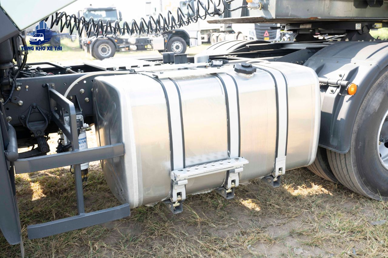 Đầu kéo ChengLong H7 410HP MegaX 2025