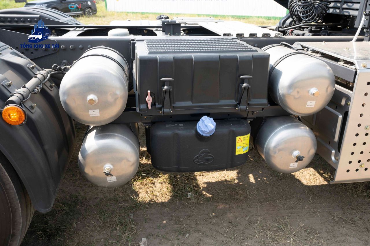 Đầu kéo ChengLong H7 410HP MegaX 2025